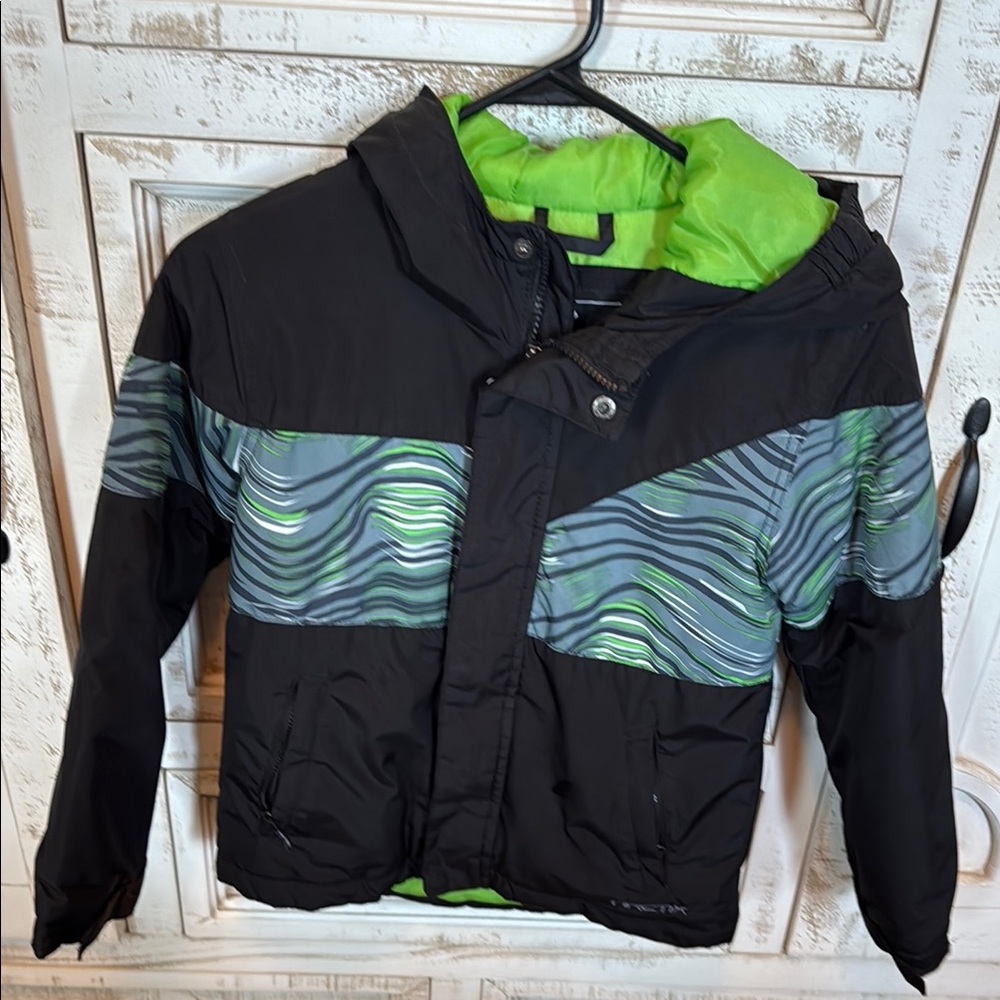 Arctix Green and Black Puffer Jacket with Water-Resistant Design